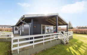 Cozy Home In Glesborg With Kitchen